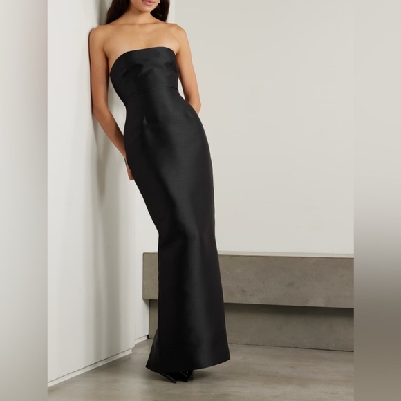 Solace London Elegant Black and Pink Strapless Gown - Picture 3 of 9